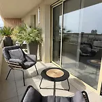Luxury With Balcony & Rooftop Apartment Nice