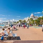 Apartment Cozy Close To Train Station Nice