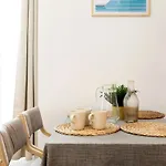 Wehost D4 - La Chic Cour 2 People Near Sea Apartment Nice