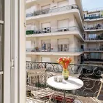 Wide & 3 Bdr - Ac & Balcony Apartment *