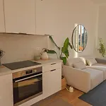 Bright Artist\'S Apartment On Nice Hills