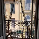 Spacious Apartment With Balcony - Nice Center