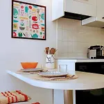 Sunny, Central,balcony, Steps Away From Sea Front Apartment Nice