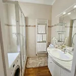 Apartment Bulle De Reve A Deux Pas Du Port Nice