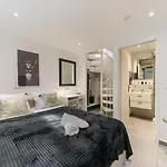 Promenade Des Anglais-2 Mins Walk To Beach- Charming Duplex -air Conditioning Wi-fi Apartment Nice