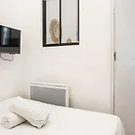 Apartment Wehost D2 - Smart & Chic Loft, 3 Mins To Beaches *