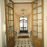 Apartment Stylish 1-bedroom Minutes From Beach&promenade