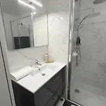 Luxury With Balcony & Rooftop Apartment