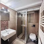 Midnight Blue - Heart Of - Breakfast - Ac -wi-fi Apartment