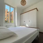Apartment Wehost Clemenceau Sunny Palace 4 Pers 1 Bedroom