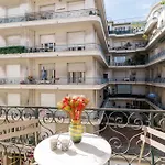 Wide & 3 Bdr - Ac & Balcony Apartment