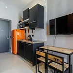 Charming 1 Bdr Downtown