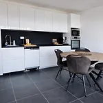 Luxury With Balcony & Rooftop Apartment Nice