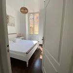 Apartment Wehost Clemenceau Sunny Palace 4 Pers 1 Bedroom