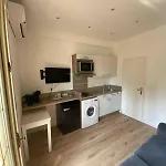 Promenade Des Anglais-2 Mins Walk To Beach- Charming Duplex -air Conditioning Wi-fi * Nice