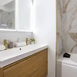 Wehost D2 - Smart & Chic Loft, 3 Mins To Beaches * Nice