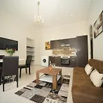 Stylish 1-bedroom Minutes From Beach&promenade Apartment