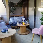 Wehost Barety - Blooming Balcony Retreat - 3-4prs * Nice