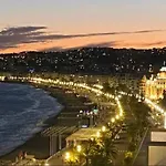 Promenade Des Anglais-2 Mins Walk To Beach- Charming Duplex -air Conditioning Wi-fi * Nice