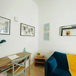 Bright Modern Studio, Port, Walk To Tram And Beach! * Nice