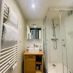 Bright Modern Studio, Port, Walk To Tram And Beach!
