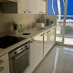 2 Pieces Avec Terrasse Proche Port Et Vieux Nice