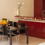 On Rue De France 4