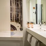 Centre Hotel 4*