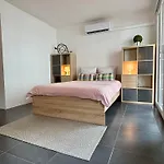 Promenade 1 Apartment