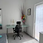 Hyper Centre Apartment