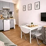 Apartment Le Petit Oasis Dans Maison Nicoise Calme Proche