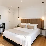 Lovely Renovated Studio Golden Square Pedestrian