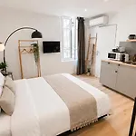 Lovely Renovated Studio Golden Square Pedestrian
