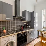 Apartment Palais De La Paix