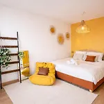 Studio Renove Climatise Tout Confort - Lit Queen Size - Emplacement Ideal Pres Des Plages