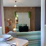 Apartment Cosy F1 Avec Grande Terrasse A 2 Pas Du Tramway