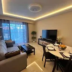 Apartment Moderne 3 Pieces Climatise Avec Balcon, A 2 Min Nice