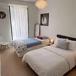 Beautiful Spacious Air Conditioned - Center