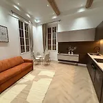 Charme Et Modernite Au Coeur Du Vieux *