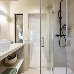 Le George Apartment