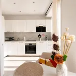 Apartment Renovated Apartment With Balcony & Side Sea View 25 Bis Promenade Des Anglais