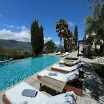 Escondida Bed & Breakfast 4*