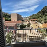 F2 lumineux 8 min à pieds de la plage