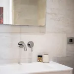 City-center 80m To The Sea / Apartment *