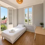 Charming 3 Bedrooms Seaside Apartment 2 Bedrooms Available Before 20 May