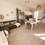 Apartment Lina Zoi *
