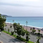 Apart-a-nice : A Breathtaking View On The Sea