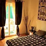 Apartment 6 Bedrooms Seaview House, Old Town Nice