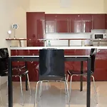 Apartment on Rue De France 4
