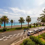 Beautiful Apartment By The Sea Front